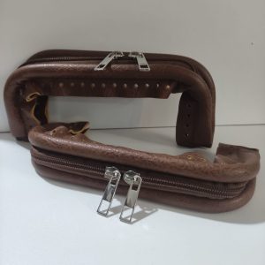 Chiusura A Molla Ecopelle Con Zip cm20x9 marrone